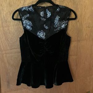 🛍5 for $20 🛍️ Velvet and black lace peplum top with silver thread